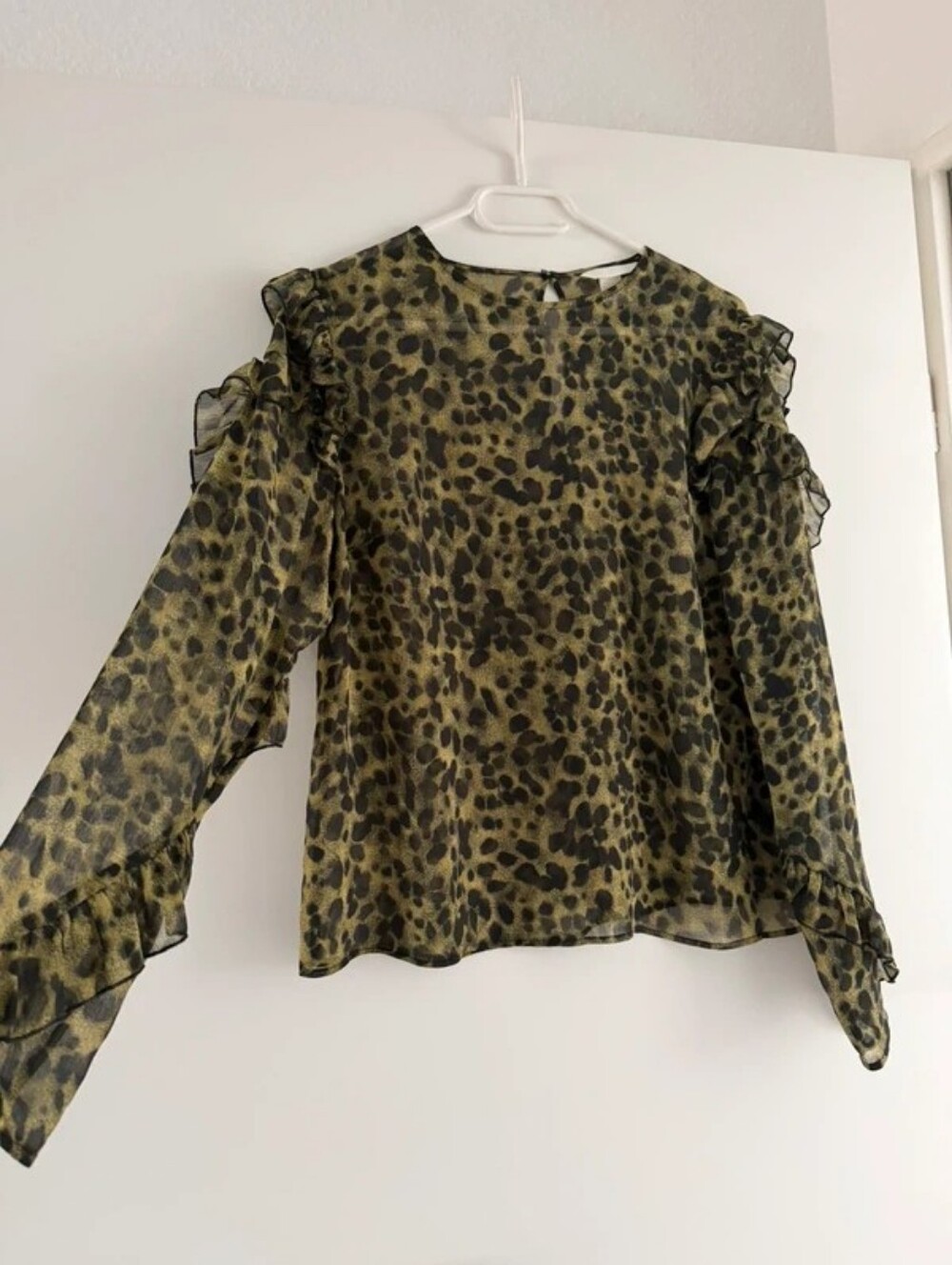 H&M Ruffle Sleeve  Blouse